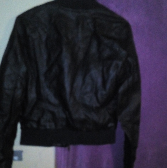 Leather jacket - Picture 1 of 5
